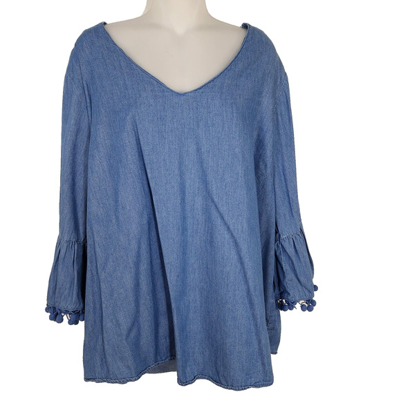 Hester & Orchard Top Womens Size 1X Denim Chambray 3/4 Pom Pom Bell Sleeve Boho - Picture 1 of 11